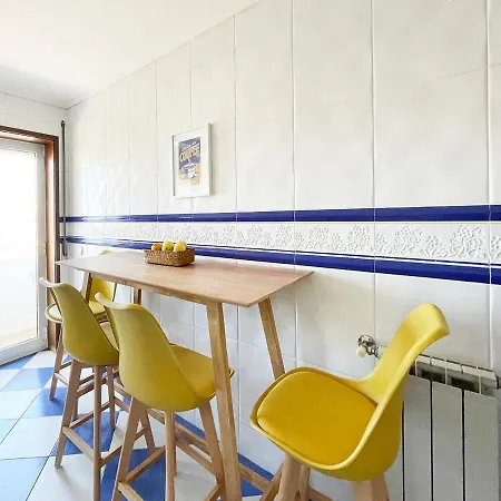 Yellow House Aveiro Smart Tv And Garage Exterior photo