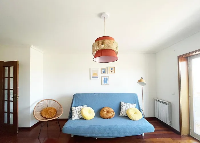 Yellow House Aveiro Smart Tv And Garage