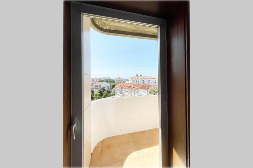 Yellow House Smart Tv And Garage * Aveiro