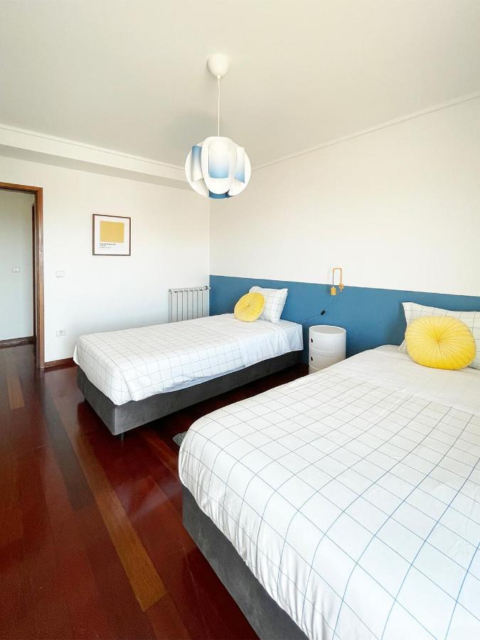 Yellow House Smart Tv And Garage * Aveiro