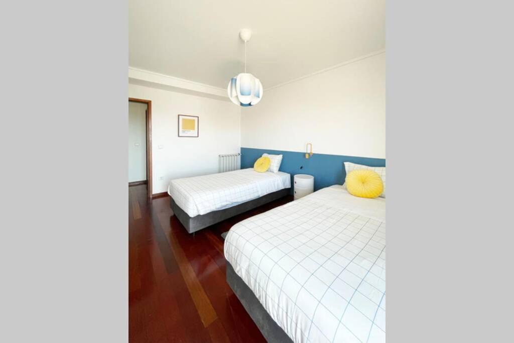 Yellow House Smart Tv And Garage Apartment *
